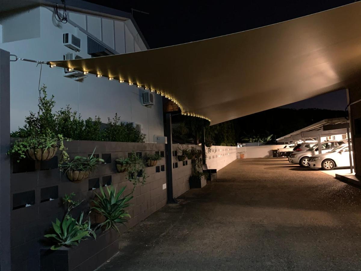 Motel On Mitchell 汤斯维尔 外观 照片