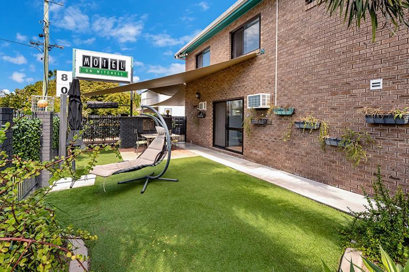 Motel On Mitchell 汤斯维尔 外观 照片